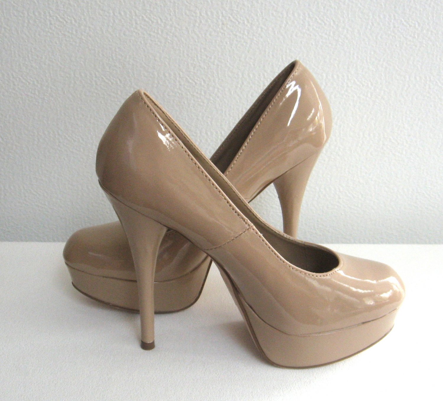 tan heel pumps