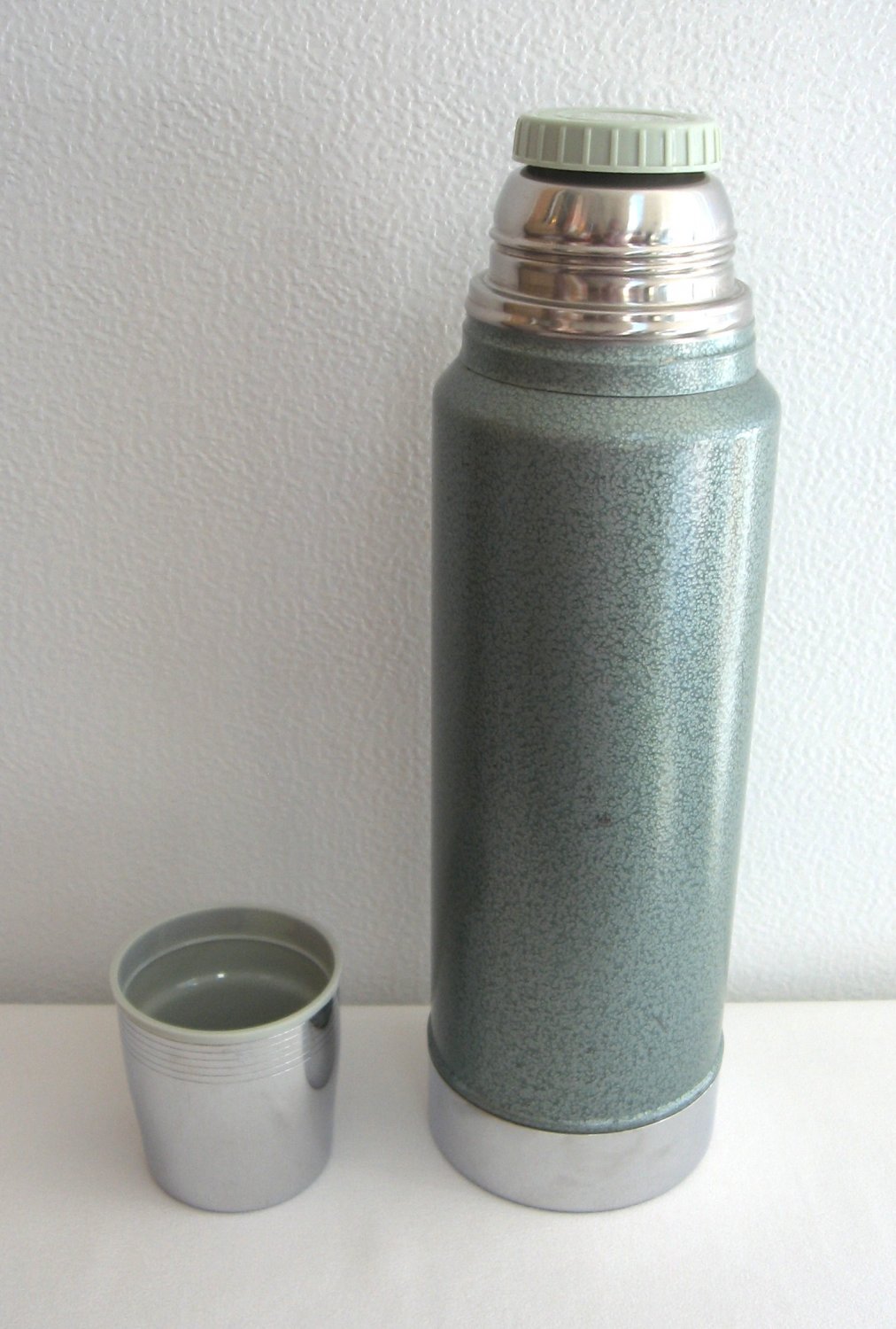 Large Aladdin's Stanley Thermos Quart 32 ounce Green A944C Made in the