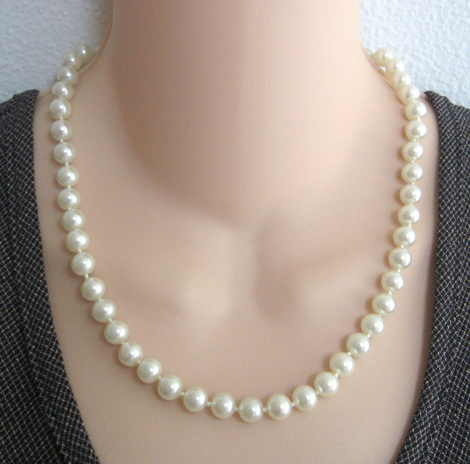 White Pearl Beaded Necklace 19