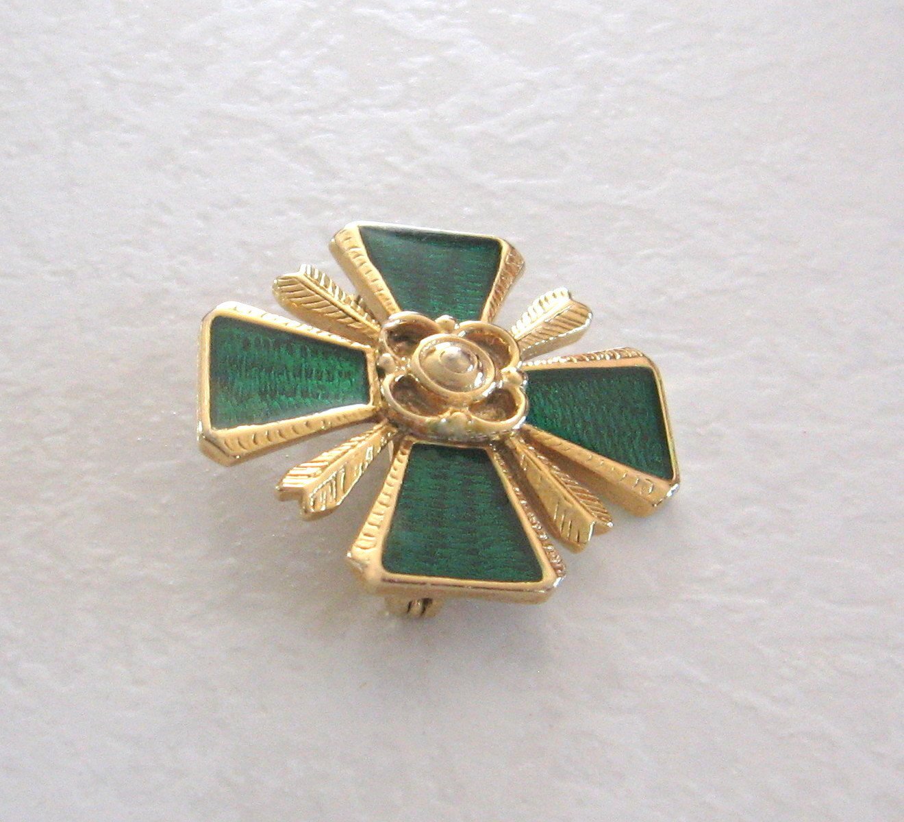 Green & Gold Brooch Pin Vintage Jewelry 1970s