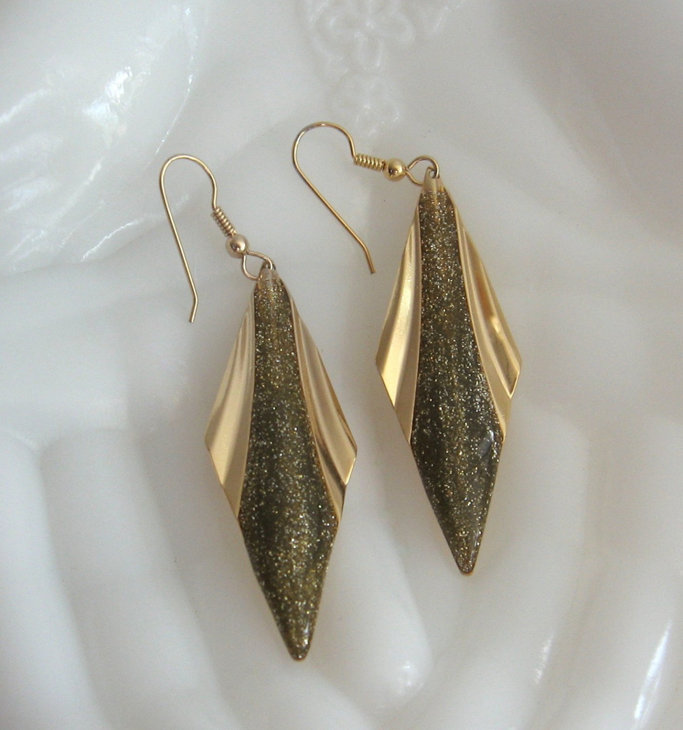 Long Gold Dangle Genuine Diamond Dust Pierced Earrings Vintage Jewelry
