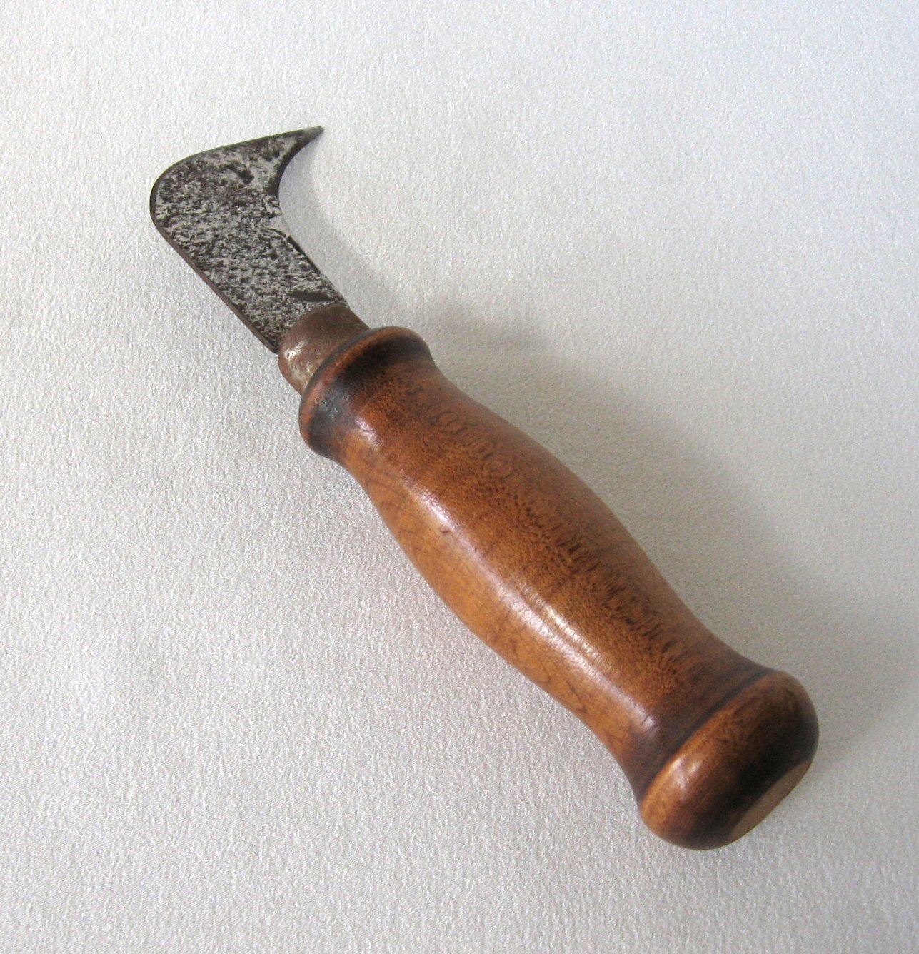 Linoleum Vinyl Carpet Cutter Knife Hand Tool Nice Big Wooden Handle Vintage