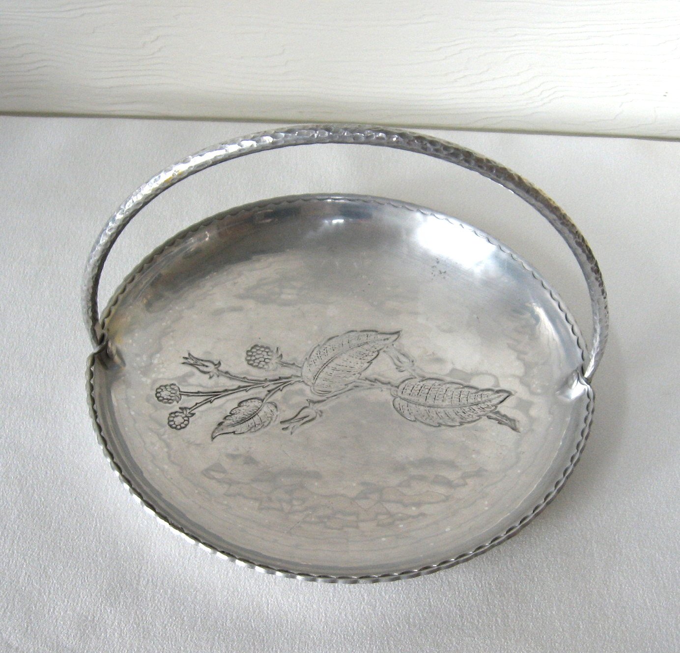 Wrought Hammered Aluminum Decorative Serving Tray With Handle By Farberware Vintage