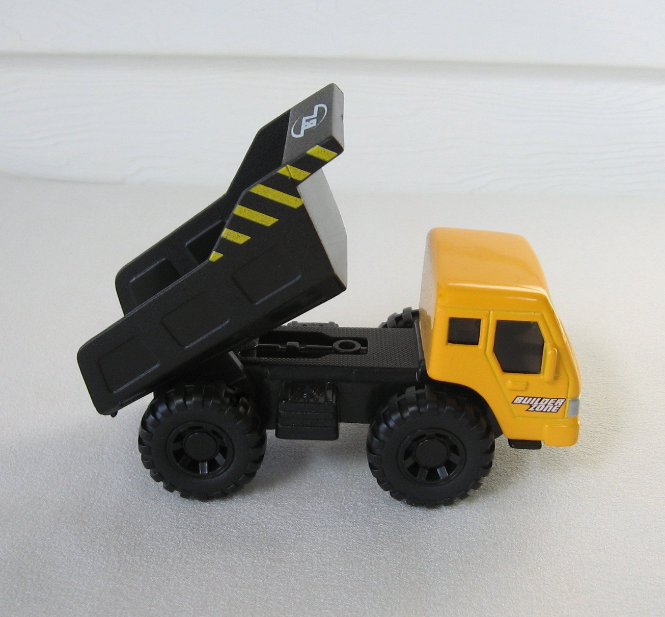 Fresh Metal Builder Zone Dump Truck Toy Boys Children Construction
