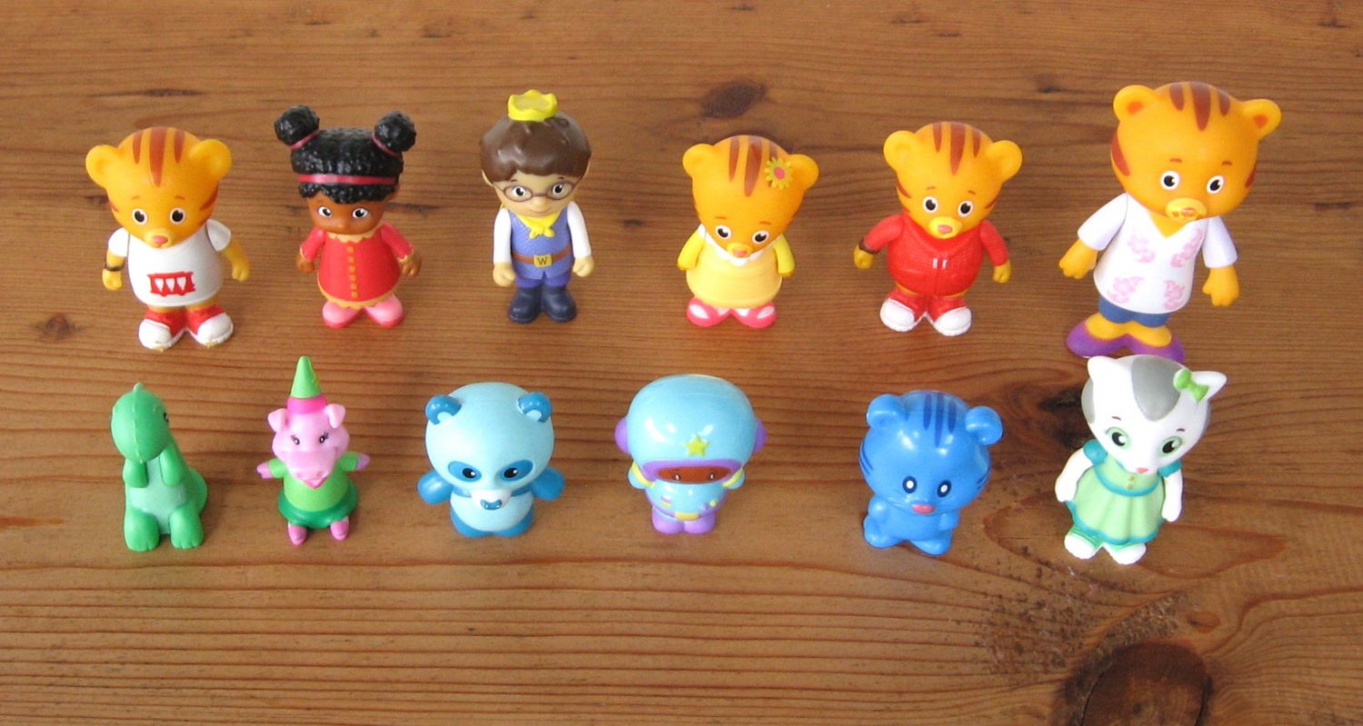 thumbnail image 2 of Daniel Tiger's Neighborhood Figure Set (10 Pack) - Includes Daniel, Family & Friends With Moving Parts 2 of 4