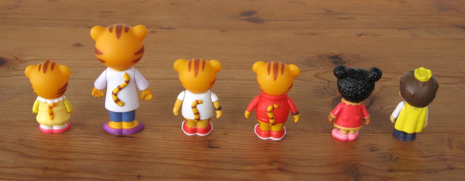 daniel tiger's neighborhood friends and family figure set