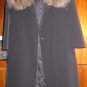 $2,250 NWT Vera Wang Long Sleeve Navy Color Coat With Raccoon Fur Collar Sz 4