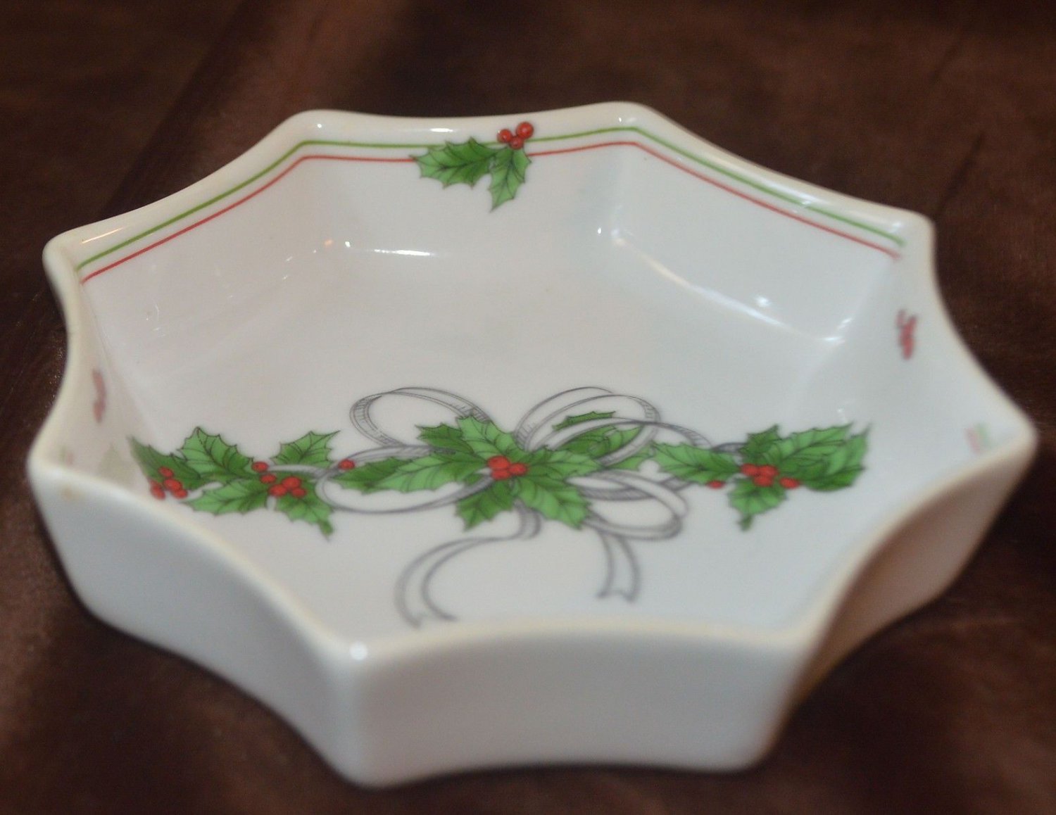 Poinsettia Small Christmas Decoration Octangle Dish The Tuscany Collection