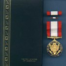 US Army Distinguished Service medal in case with ribbon bar and lapel pin US Army Distinguished Service medal in case with ribbon bar and lapel pin
