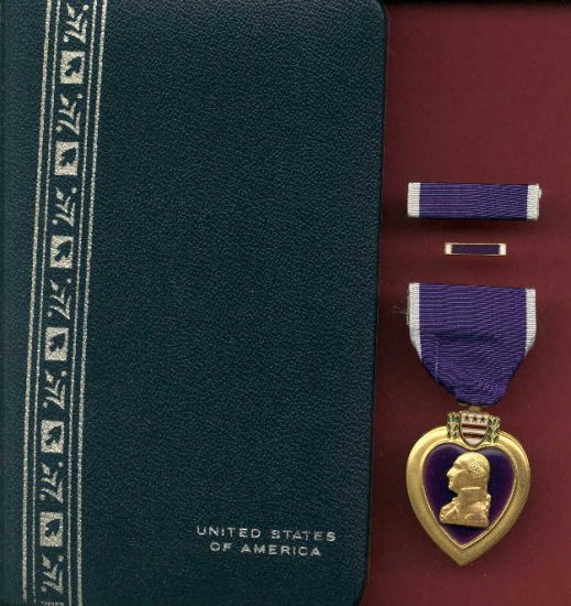 Vietnam Purple Heart medal in case with ribbon bar and lapel pin