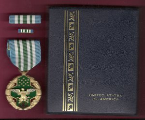 Joint Service Commendation Award medal in case with ribbon bar and lapel pin JS Medal