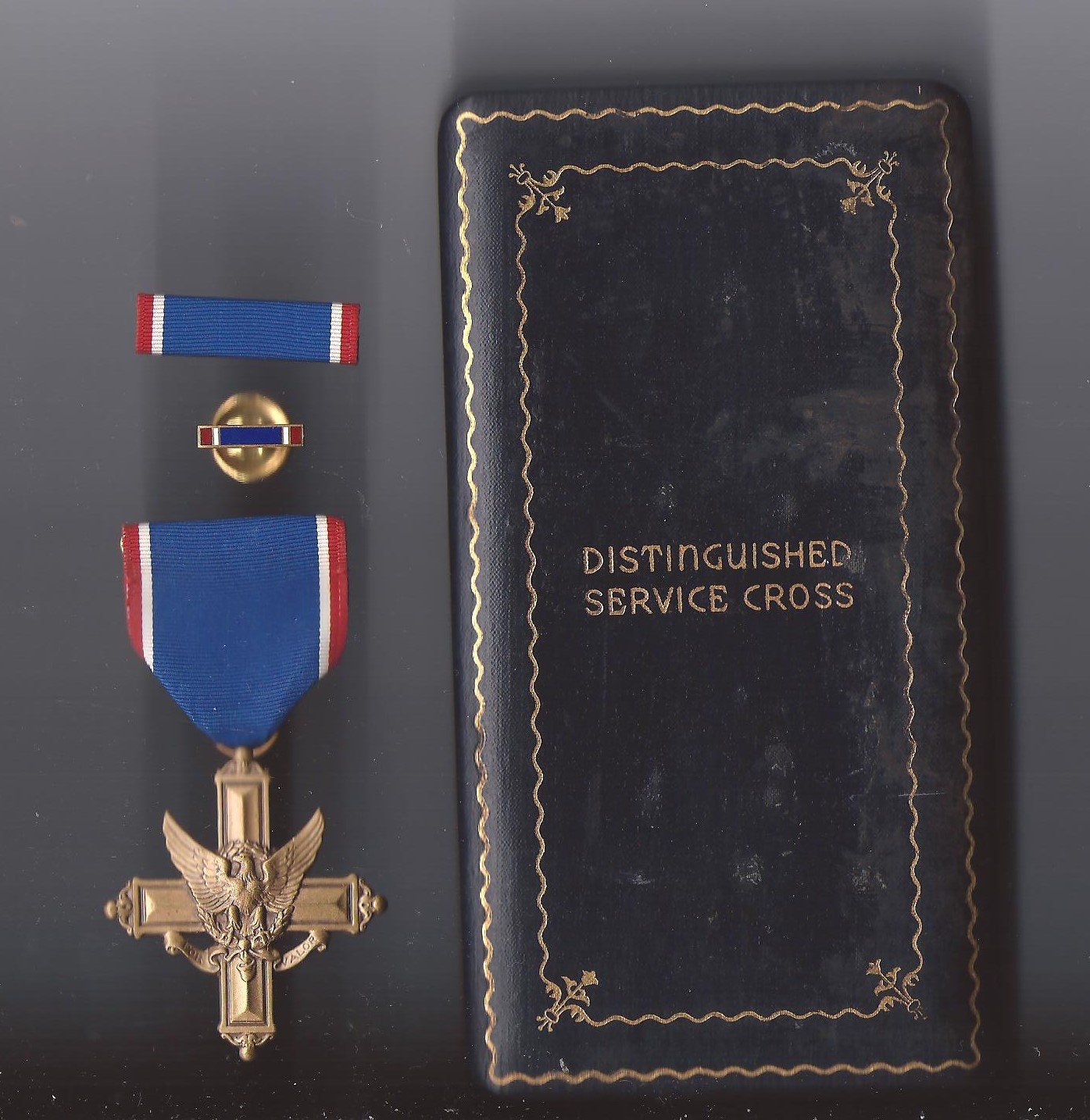 WWII Army Distinguished Service Cross Medal In Case With Ribbon Bar And ...