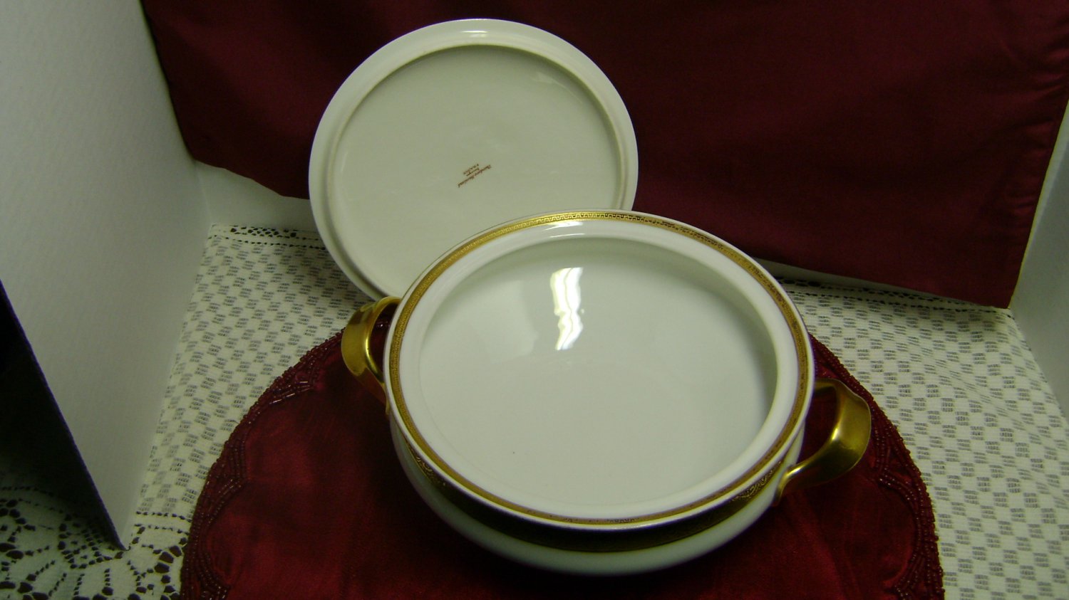 HAVILAND Limoges china Schleiger 623 Gold Encrusted pattern Vegetable Covered Bowl