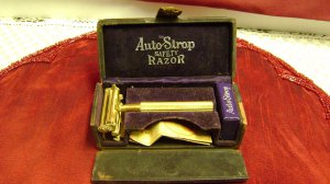 Vintage Auto Strop Safety Razor Leather case