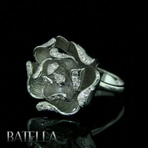 0.28 Carats Real Natural Round Diamonds Flower Pave Ring 18k White Gold. Women's