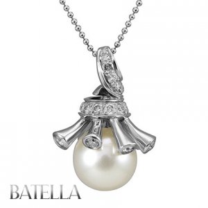 2.04 Ct Cultured Pearl & Natural Round Diamonds G-H/VVS2-VS1 Pendant 18k W Gold