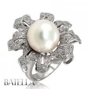 2.16 Carats 10.5mm Pearl & Pave Round Cut E-F/SI2,3 Diamonds Ring 18k White Gold