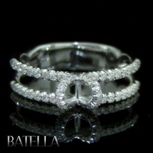 Round Diamonds Pave Mounting Engagement Ring 14k W Gold