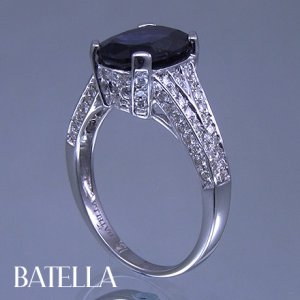 3.75 Carat Oval Dark Blue Sapphire Gemstone & Round Diamonds Ring 18K White Gold