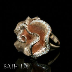 0.31 Carat G-H VVS2 Round Cocktail Flower Pave Diamond Ring 18k Pink Gold Womens