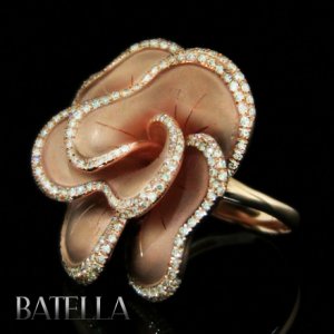 1.08 Ct G H VVS2 VS1 Natural Round Diamonds Pave Flower Ring 18k Pink Gold. Lady