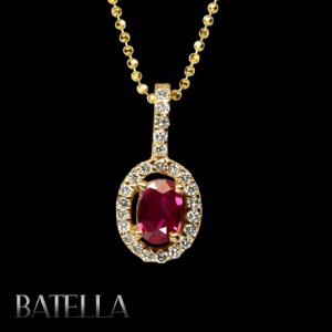 .69 Ct Oval Red Ruby Gemstone & Round Diamonds Pendant Necklace 14k Yellow Gold