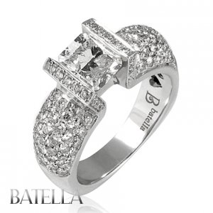 3.06 Ct L/SI1 Natural Radiant & Round Cut Diamond Engagement Ring 18k White Gold