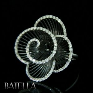 1.23 Carats VVS2 VS1 Round Brilliant Diamonds Pave Flower Ring 18k Black Gold