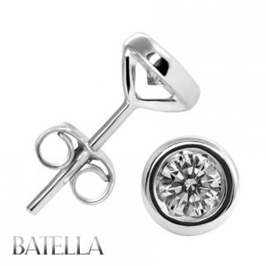 0.32 Carat G H VVS2 VS1 Round Diamond Stud Earrings Bezel Setting 18k Solid Gold