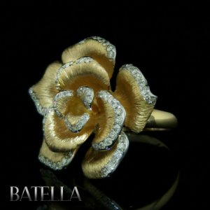 0.65 Ct G-H VVS2 VS1 Genuine Round Cut Diamonds Pave Flower Ring 18k Yellow Gold