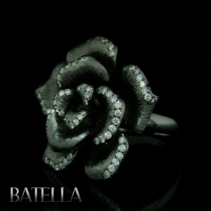 0.64 Ct VVS2 VS1 Natural Round Diamonds Pave Setting Flower Ring 18k Black Gold