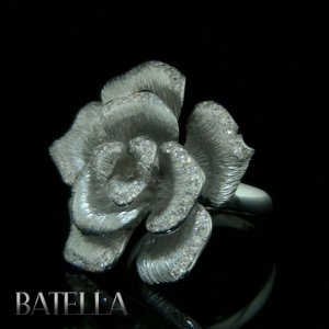 0.65 Ct G-H VVS2 VS1 Genuine Round Diamond Pave Flower Ring 18k White Gold Women