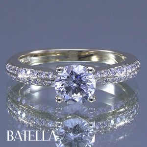 .93 Ct H SI3 EX Cut, Pave Round Diamonds Engagement Ring 14k Yellow Gold. Ladies