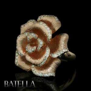 0.65 Ct VVS2 VS1 Natural Round Diamond Pave Flower Ring 18k Pink Gold. Women's