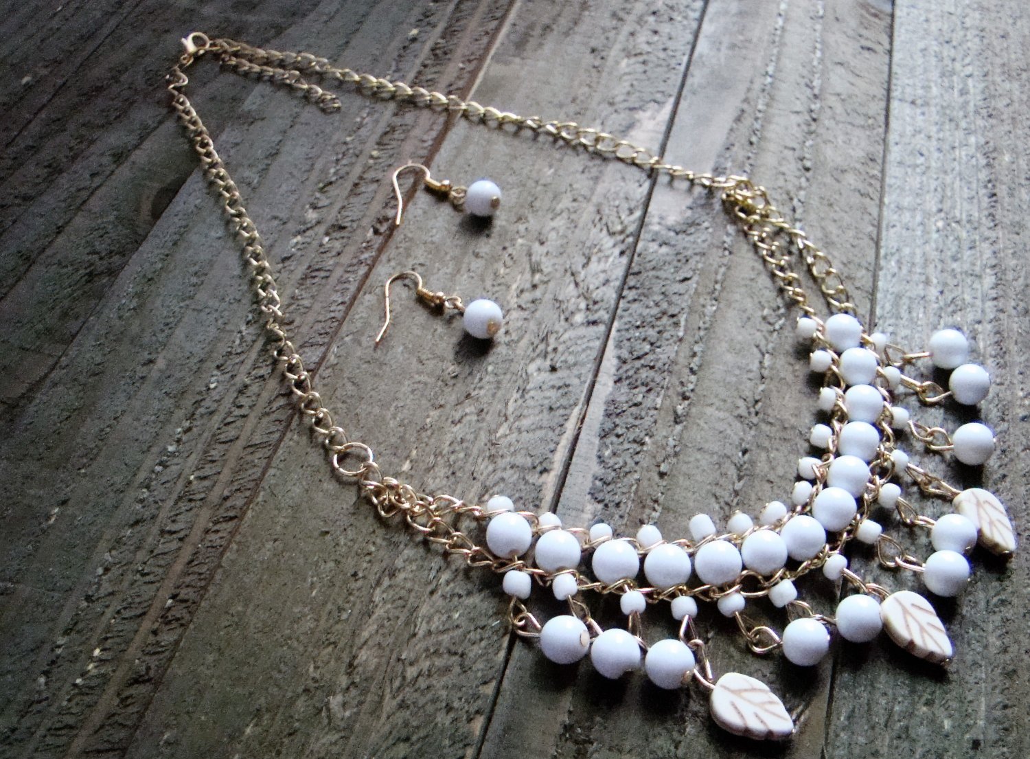 White Dangle Leaves Bead Boho Fashion Statement Bib Chain Necklace Earrings Jewelry