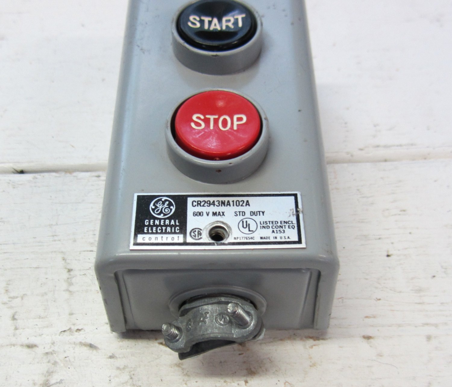 General Electric GE CR2943NA102A Start Stop Push Button Station