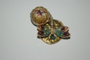 Estee Lauder Solid ~ Glistening Dragonfly ~