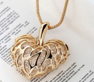 Openwork Rhinestone Inlaid Gold Heart Sweater Chain Necklace