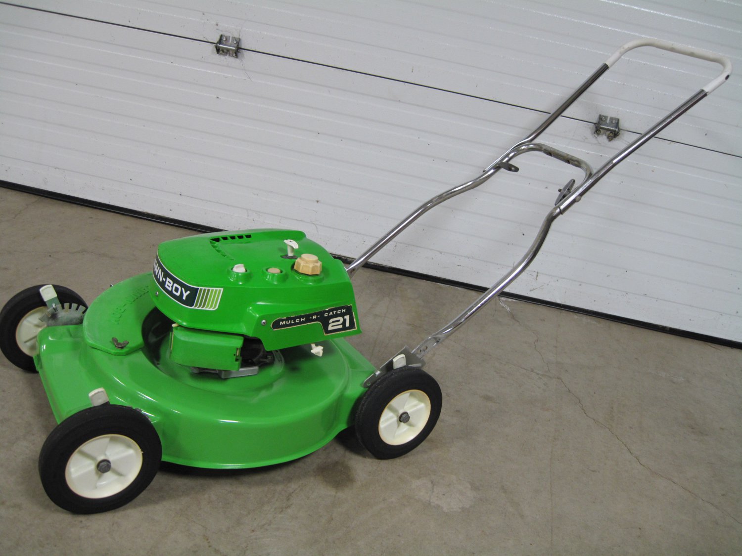LawnBoy 4570 MulchRCatch 21" Push Lawn Mower OMC F100 Engine 7231