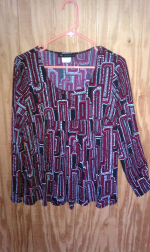 TM Style Maternity Blouse Red White and Black Patterened Size Large