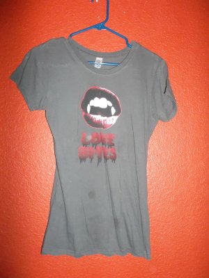 Active Apparel T-shirt Grey Size XL "Love Bites"
