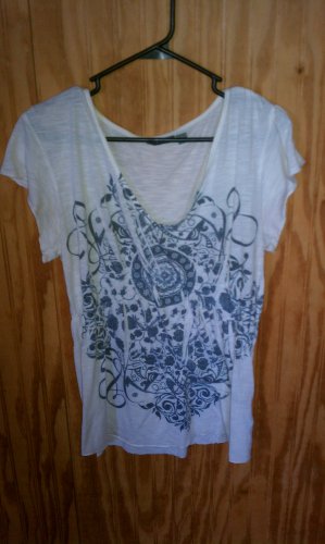 Apt 9 Off White Blouse with Grey Graphics Size L