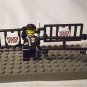 1013] LEGO Town City Minifigure ~ Police Officer with Barricade ~ Traffic Man