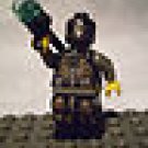 925] LEGO Space Minifigure ~ Black Insectoid & Blaster ~ Alien Mars UFO Moon