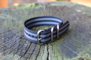G10 Nato Strap Striped James Bond Watch Nylon Band Brand New 20mm, Brushed Buckle