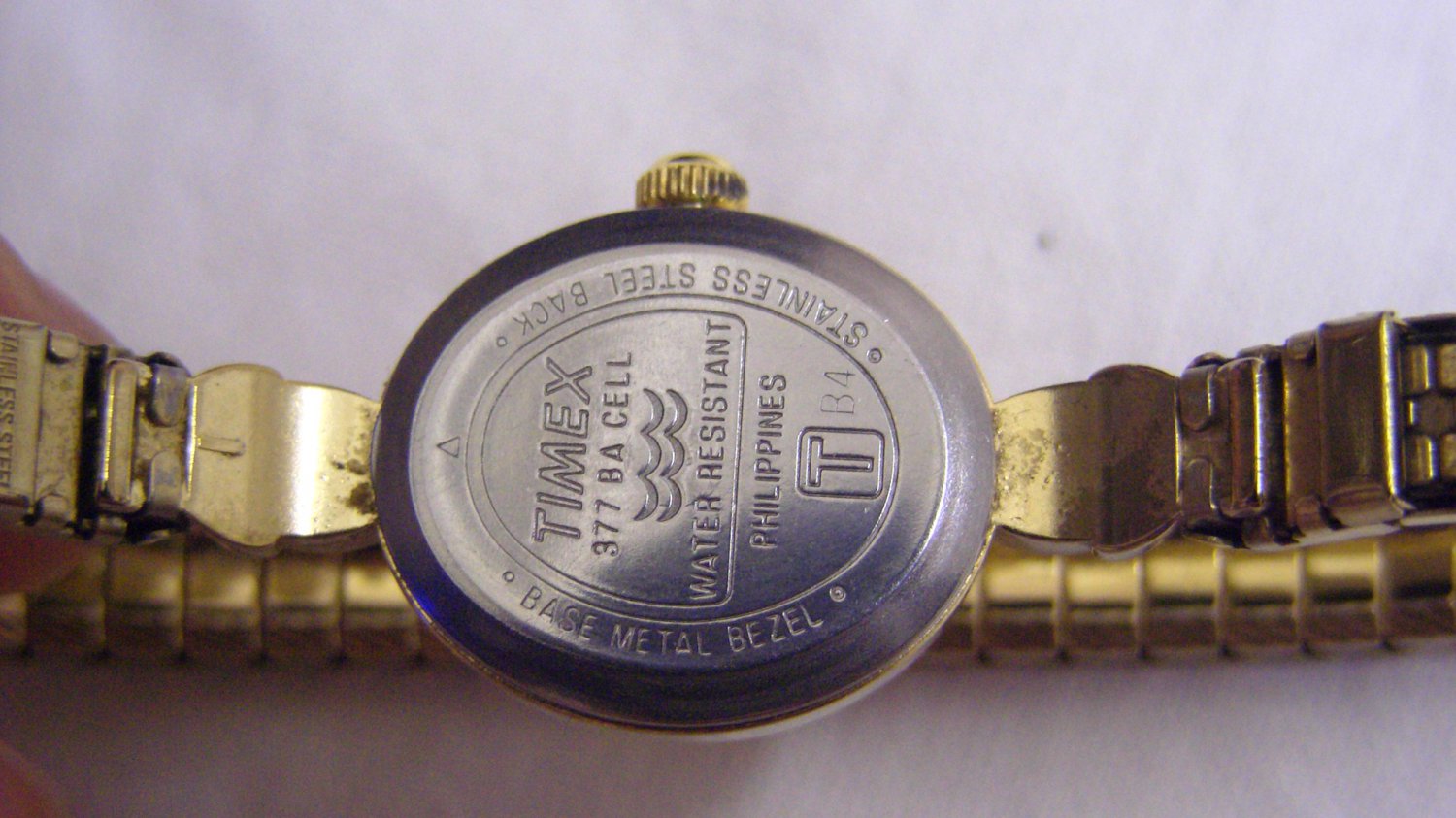 Timex vintage fits all base metal bezel stainless steel back ladies watch
