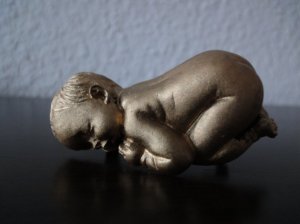 Baby brooch antique gold sleeping baby brooch accessoire baby gift