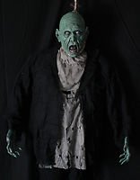 Fester Hanging Corpse Halloween Prop