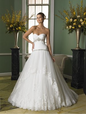 Strapless Lace Appliques Beaded Tulles Satin Wedding Dress zipper back