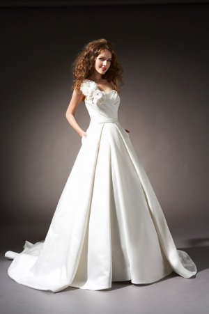 2012 new fashion elegant backless, designer wedding dress WD6